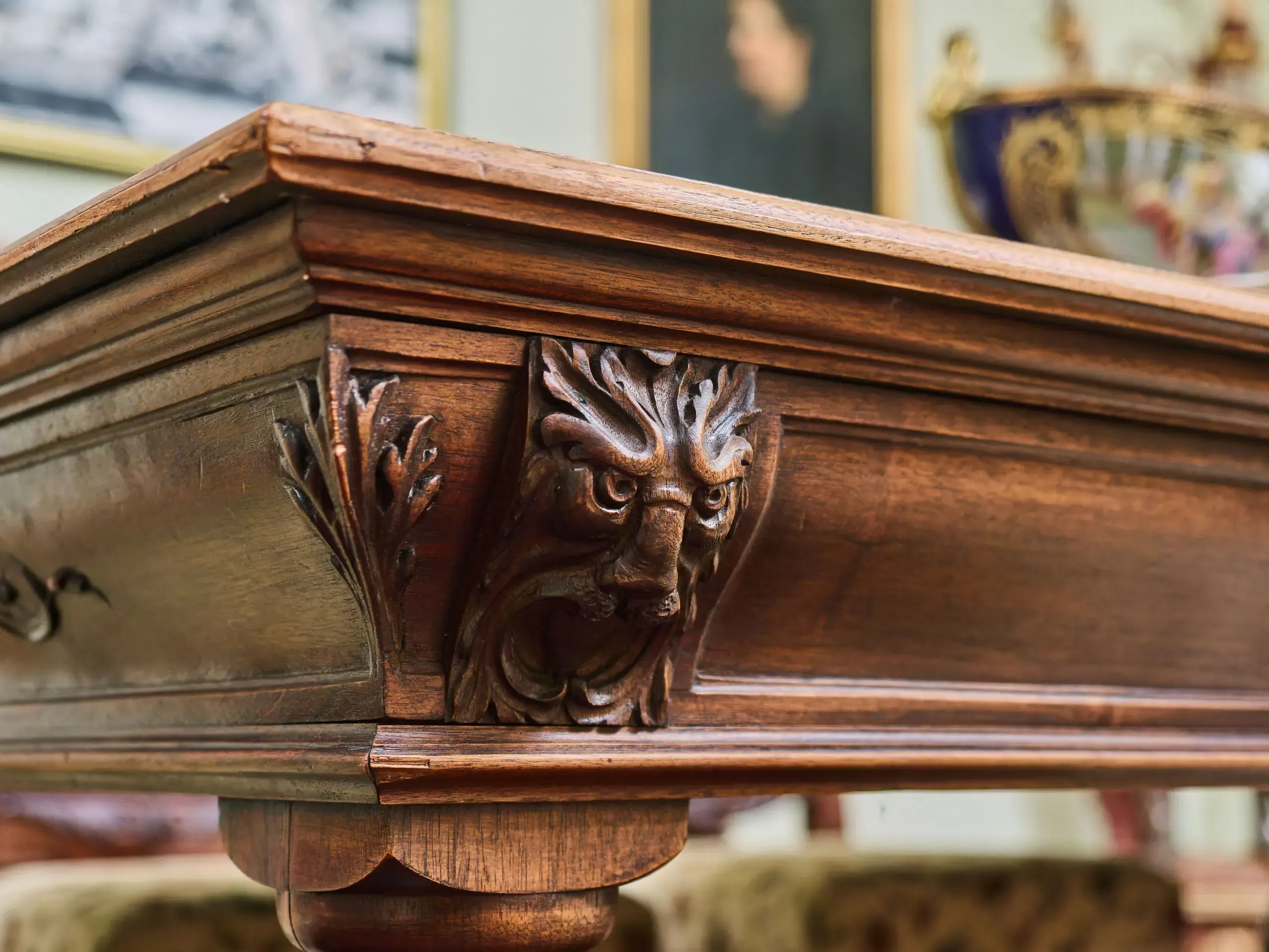 Neorenesanční jídelna ze zámku starožitná a unikátní