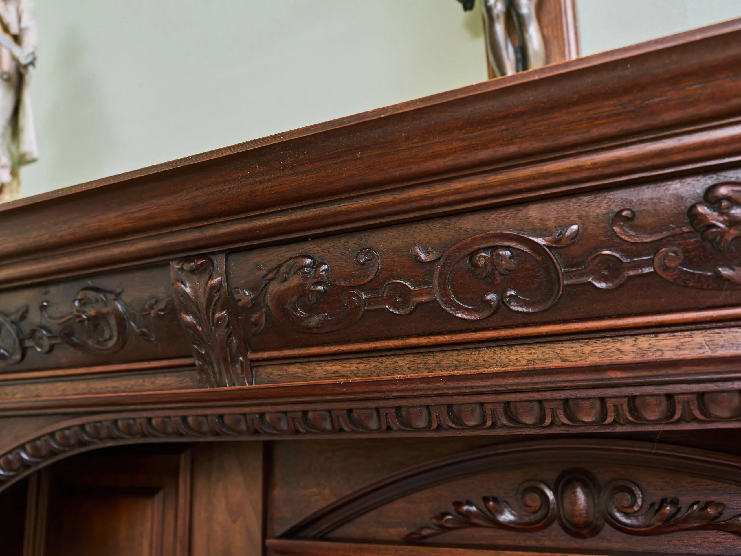 Neorenesanční jídelna ze zámku starožitná a unikátní