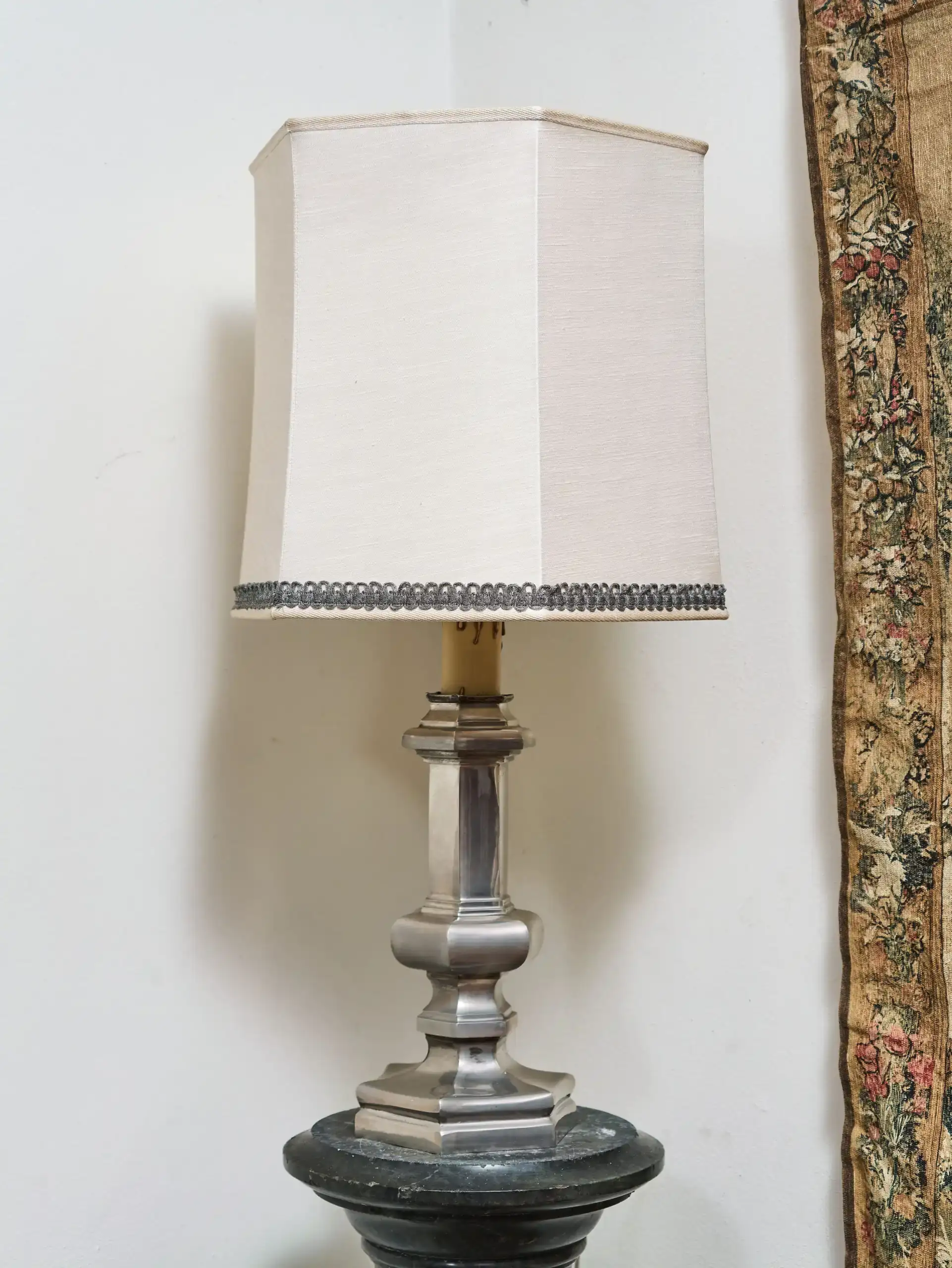 Velká stolní lampa ve stylu Ludvíka XIII.