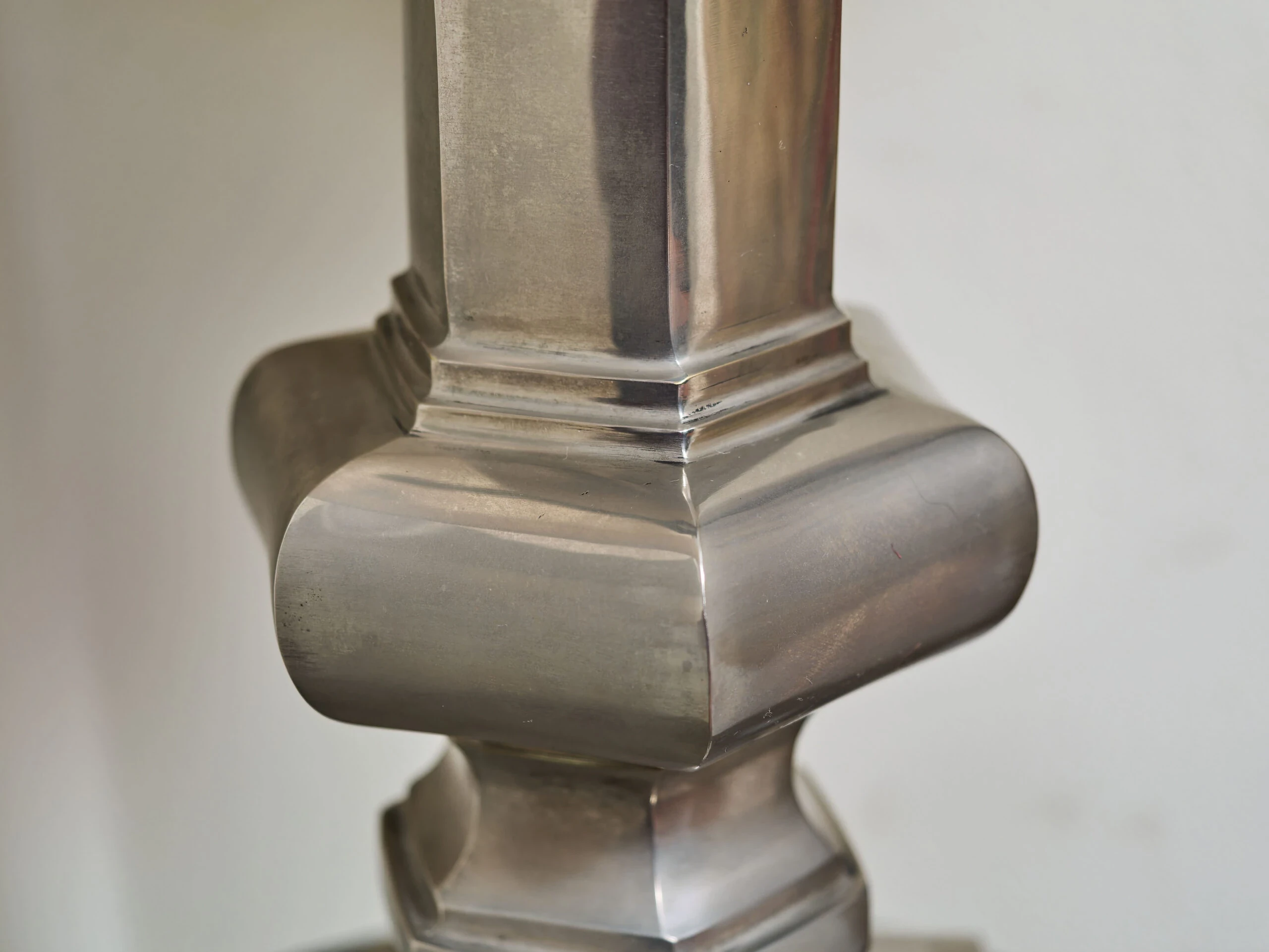 Velká stolní lampa ve stylu Ludvíka XIII.
