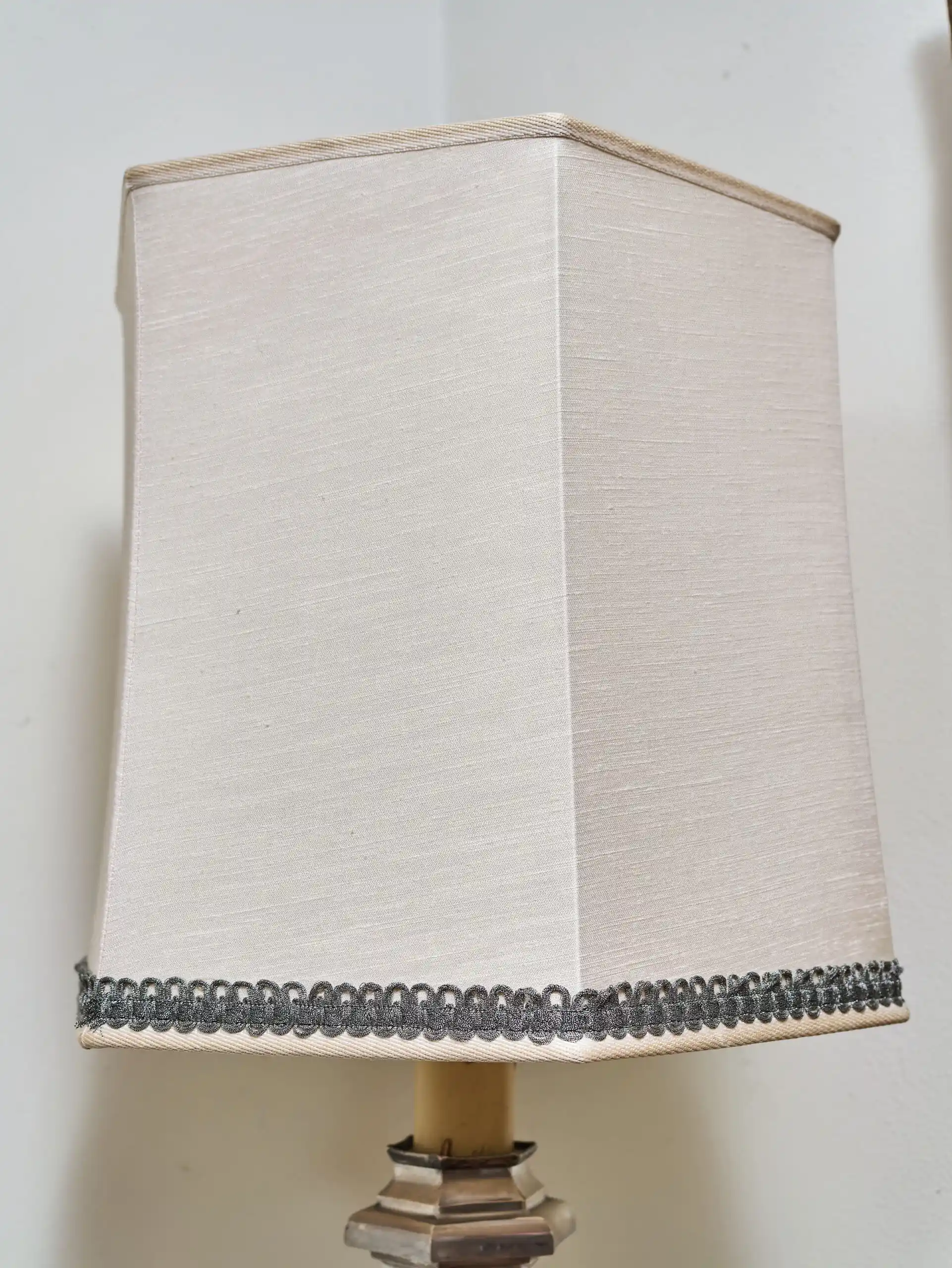 Velká stolní lampa ve stylu Ludvíka XIII.