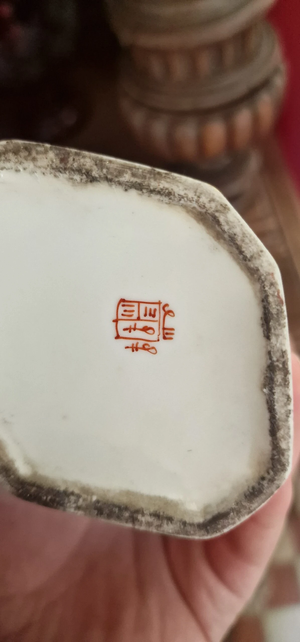 Párové porcelánové vázy s víky Samson, ručně malované, s erby