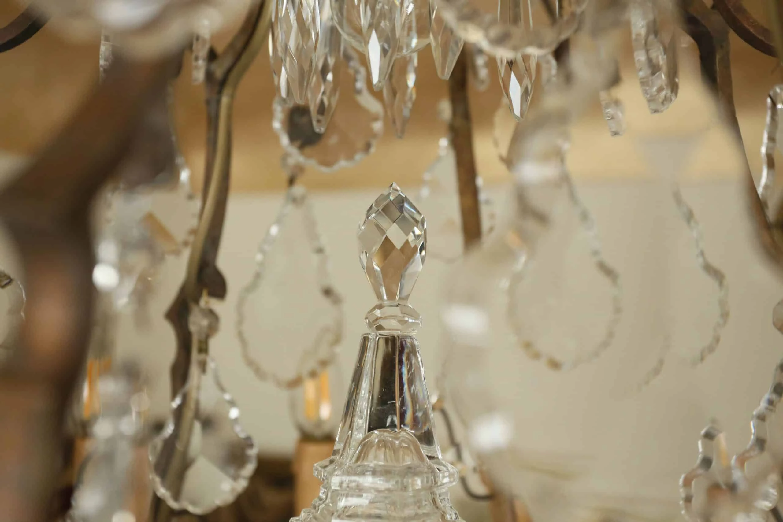 Párové křišťálové lustry Ludvík XVI