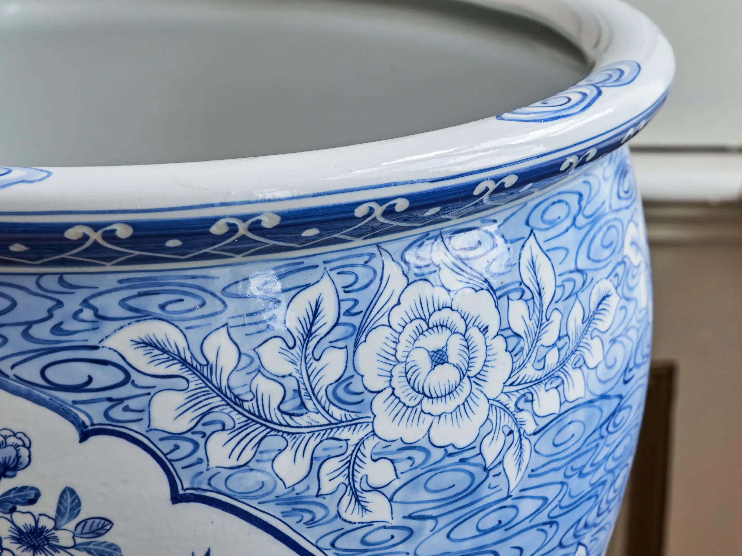 Čínský ručně malovaný porcelánový květináč – kobaltová modř, Ø 47,5 cm