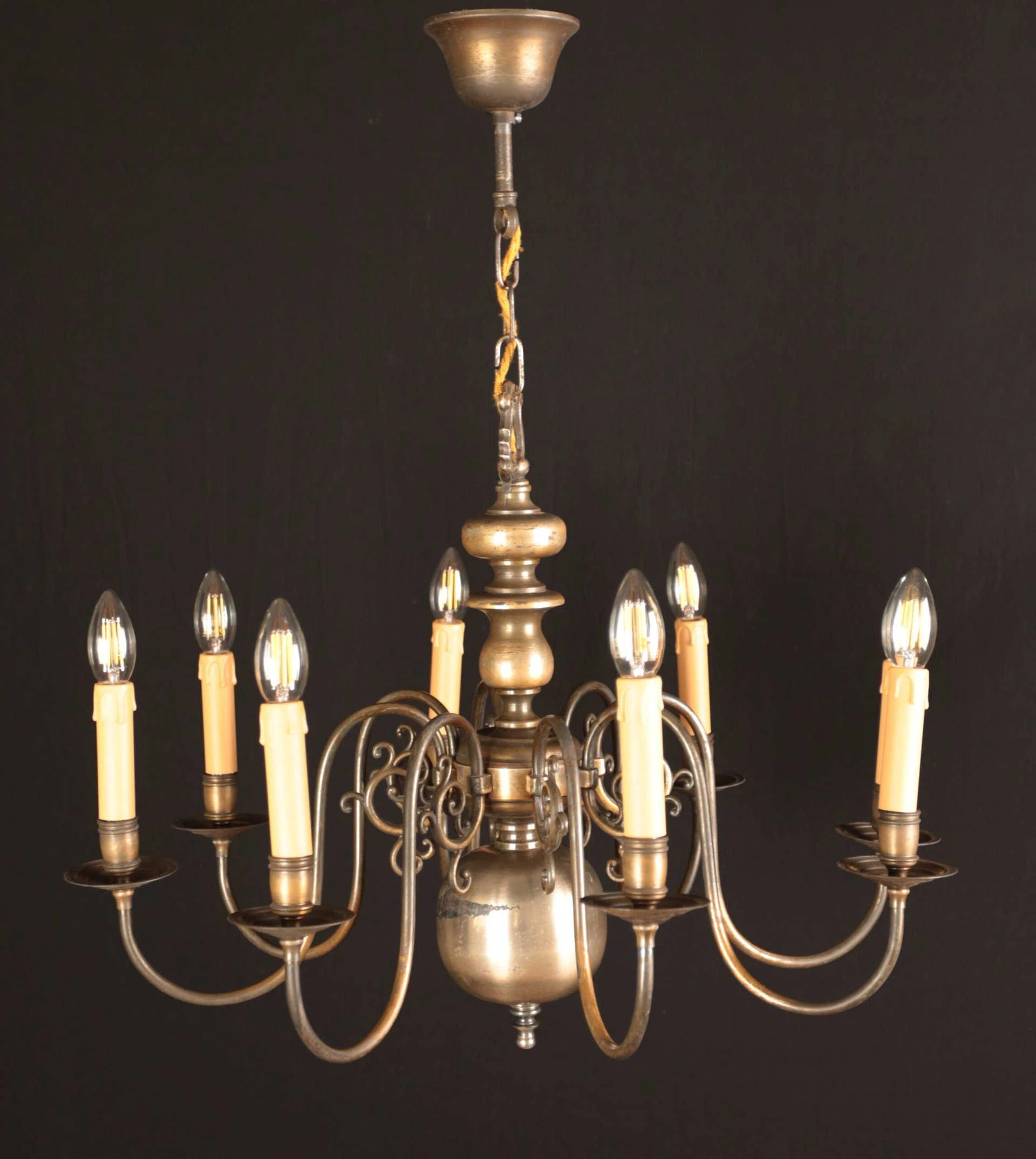 Starožitný bronzový osmiramenný lustr