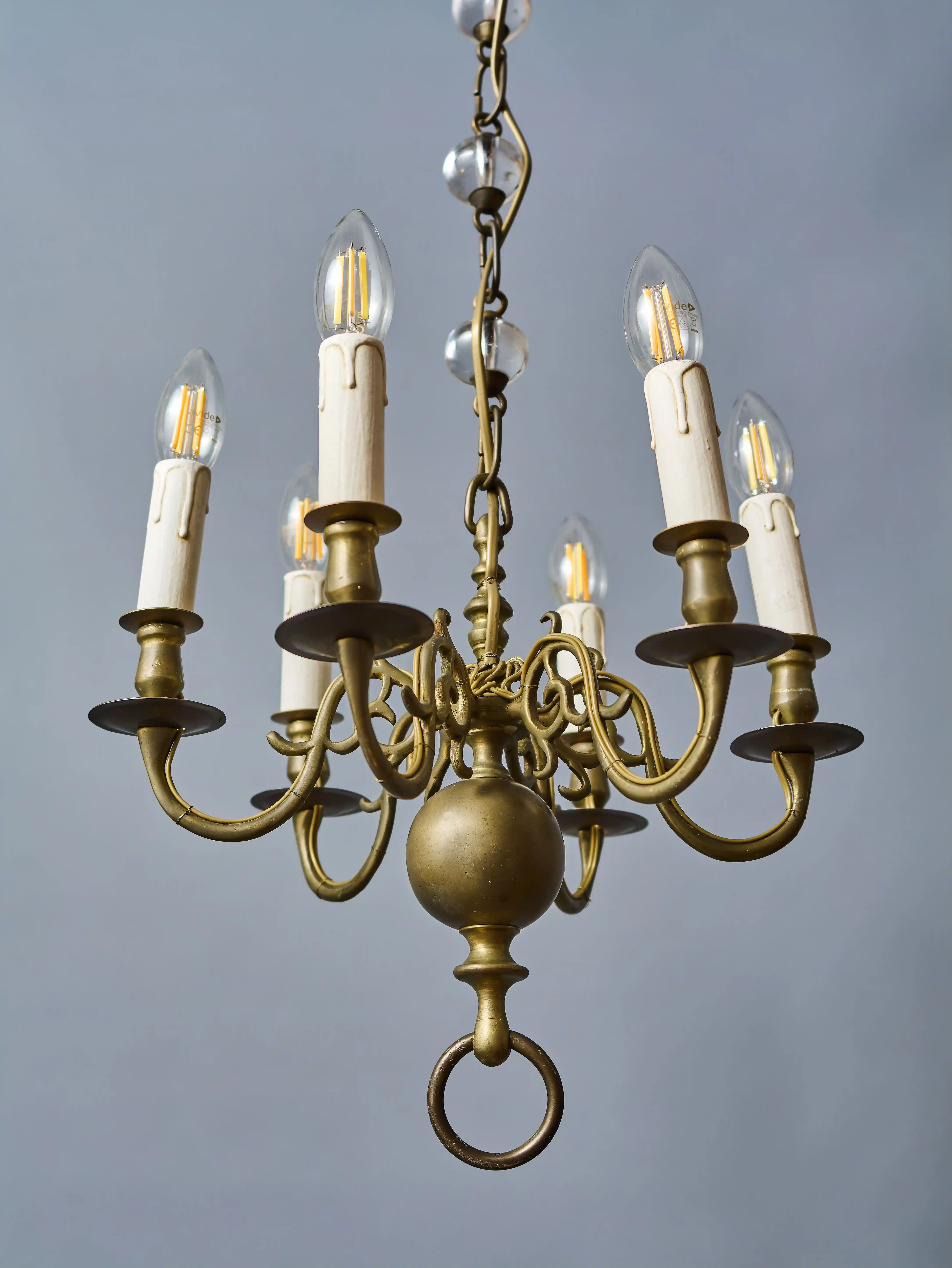 Starožitný šestiramenný bronzový lustr 