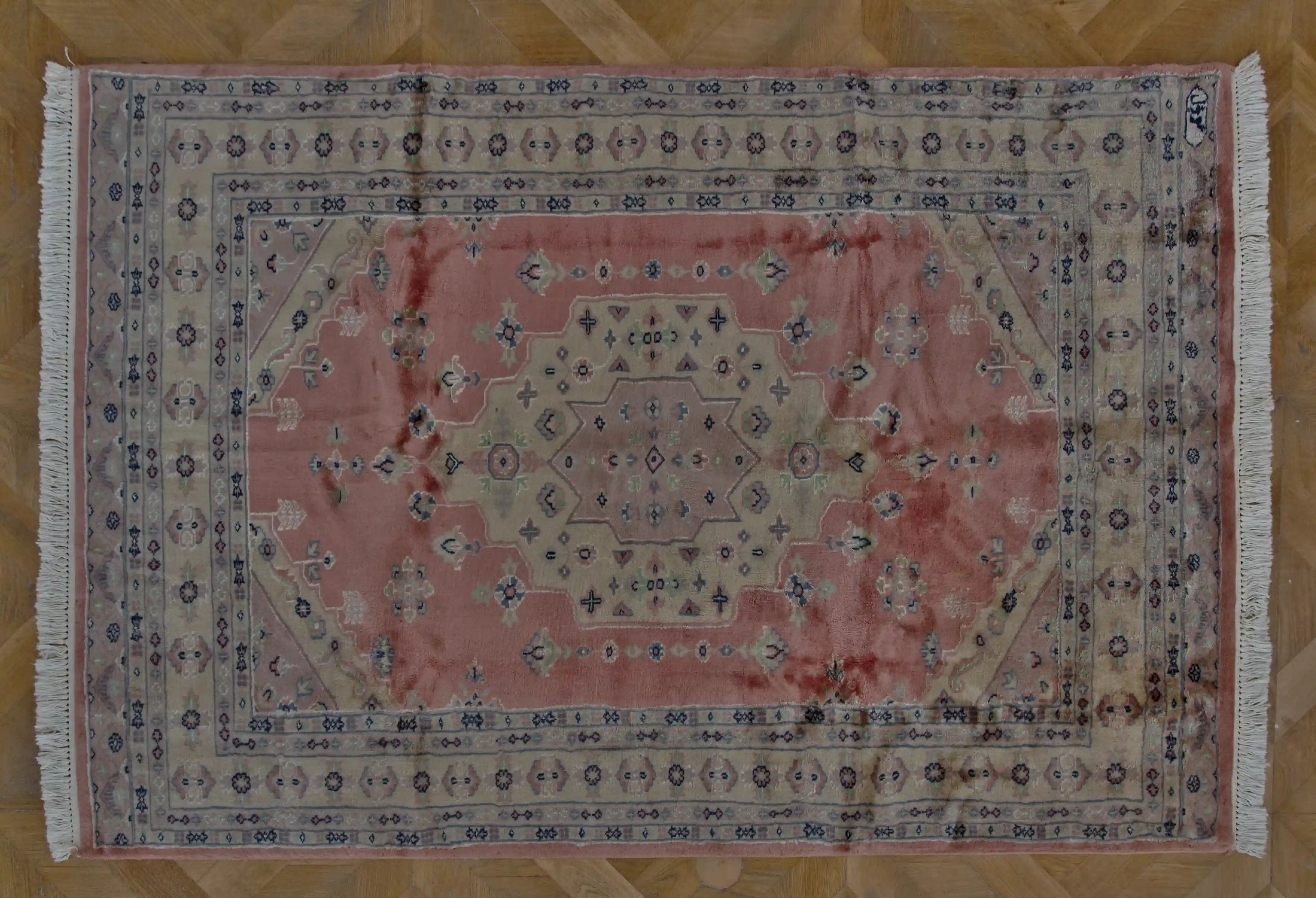 Pákistánský ručně vázaný koberec Lahore – vlna a hedvábí 196 X 128 cm