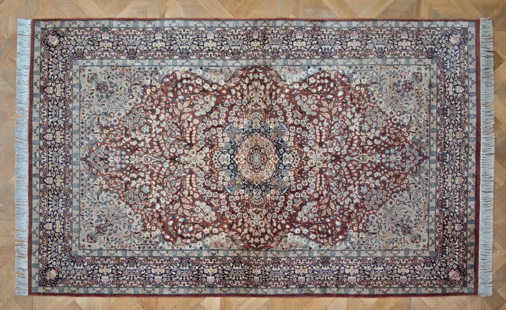 Ručně vázaný perský koberec Tabriz 258 × 153 cm