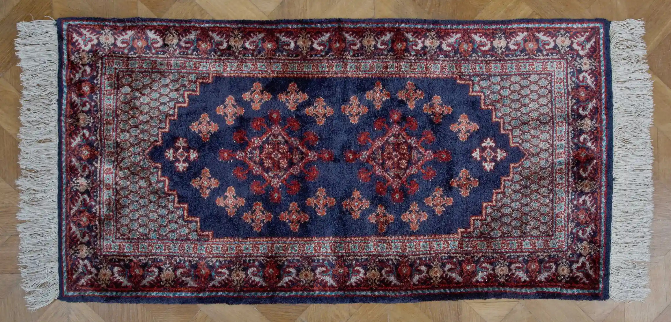 Tuniský hedvábný kobereček / předložka 135 X 61 cm