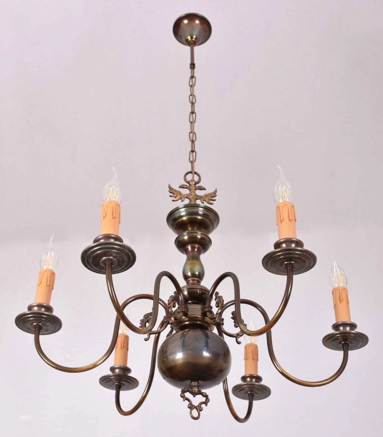 Šestiramenný vlámský lustr. Funkční