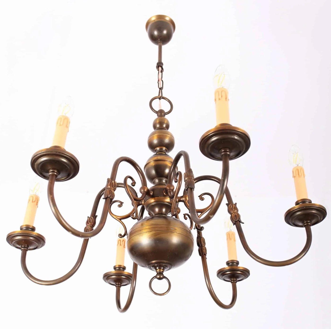 Šestiramenný vlámský lustr. Funkční