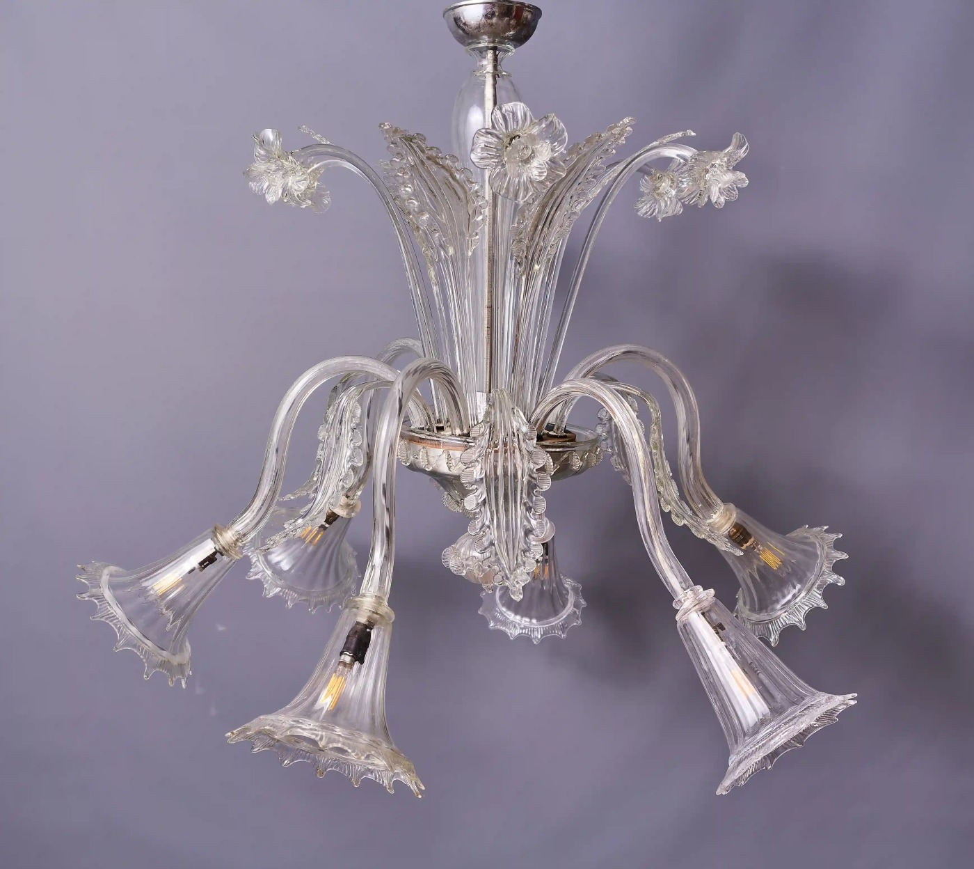 Benátský lustr ze štípaného skla. Murano