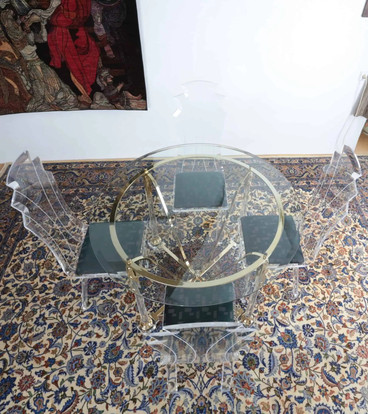 Komplet moderního kulatého stolu a 4 židle