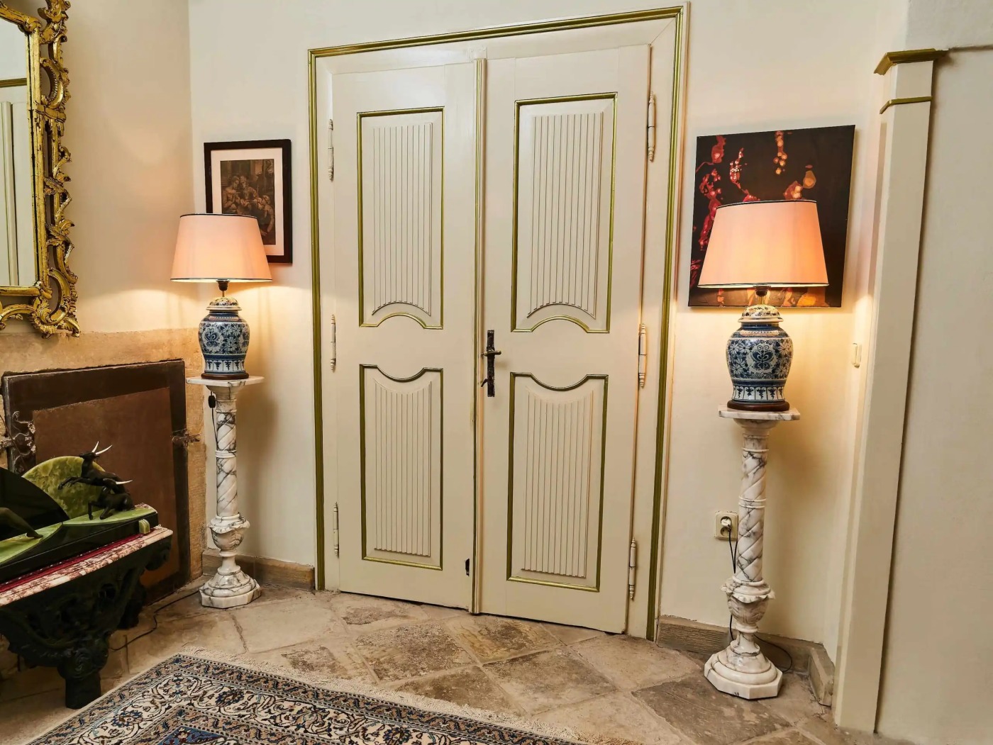 Párové sloupy / podstavce z bílého mramoru