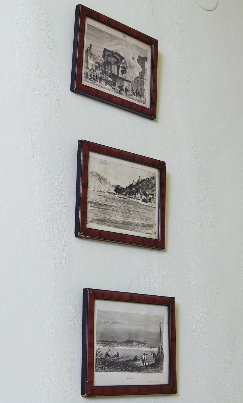 Sada 3 starých grafik v mahagonových rámech (19. století)