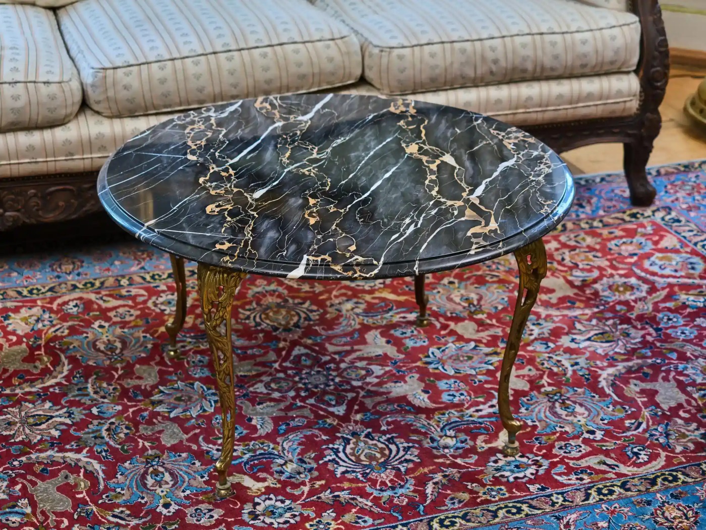 Starožitný konferenční stolek s mramorovou deskou- reserve