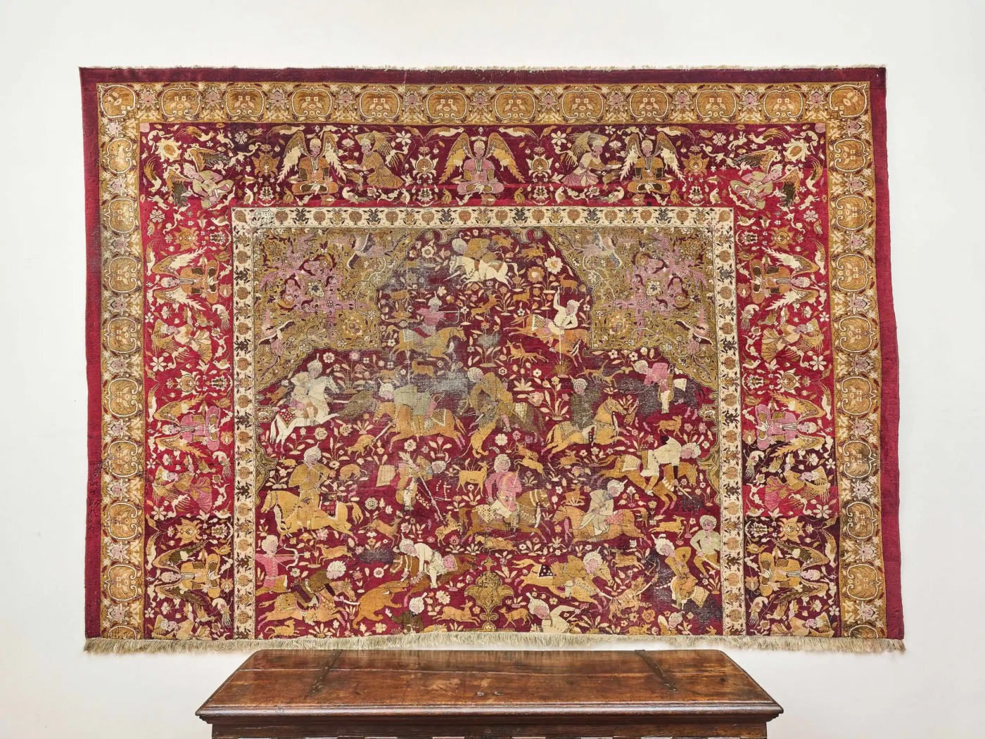 Sběratelský starožitný koberec Tabriz z 18. století