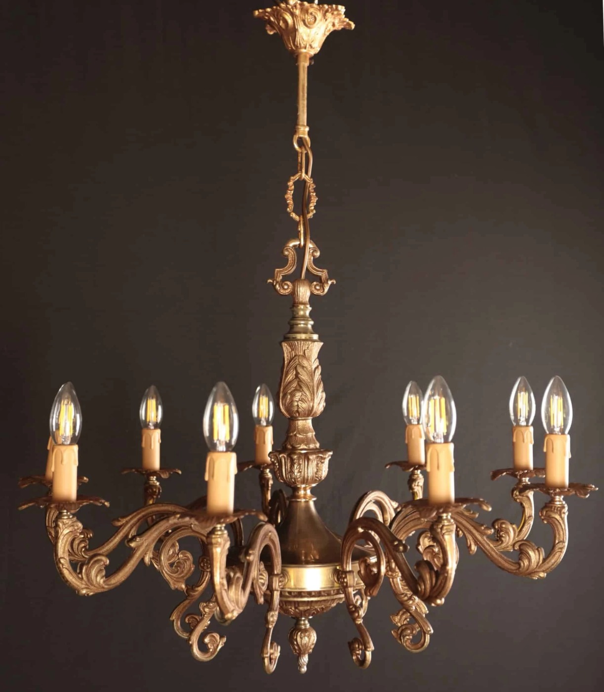 Masivní mosazný lustr starožitný devítiramenný – Reservé