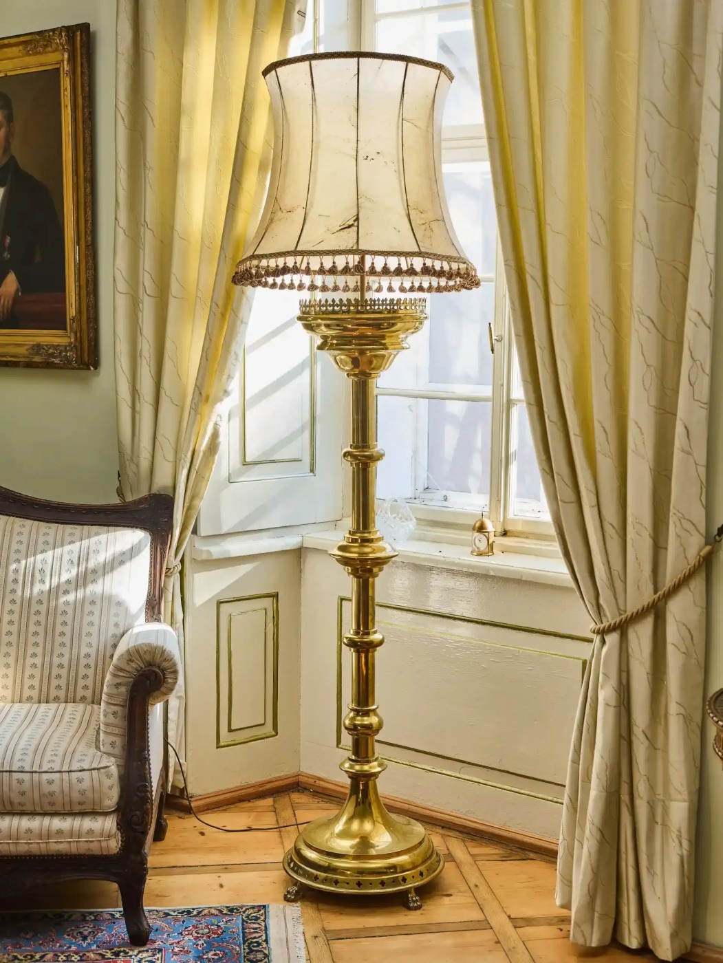 Velká stojací lampa v gotickém stylu V 212 cm