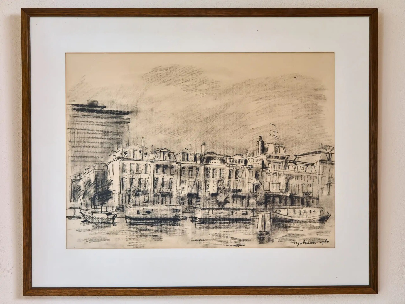 Kresba uhlem Engelman 1980, městské nábřeží, Amsterdam