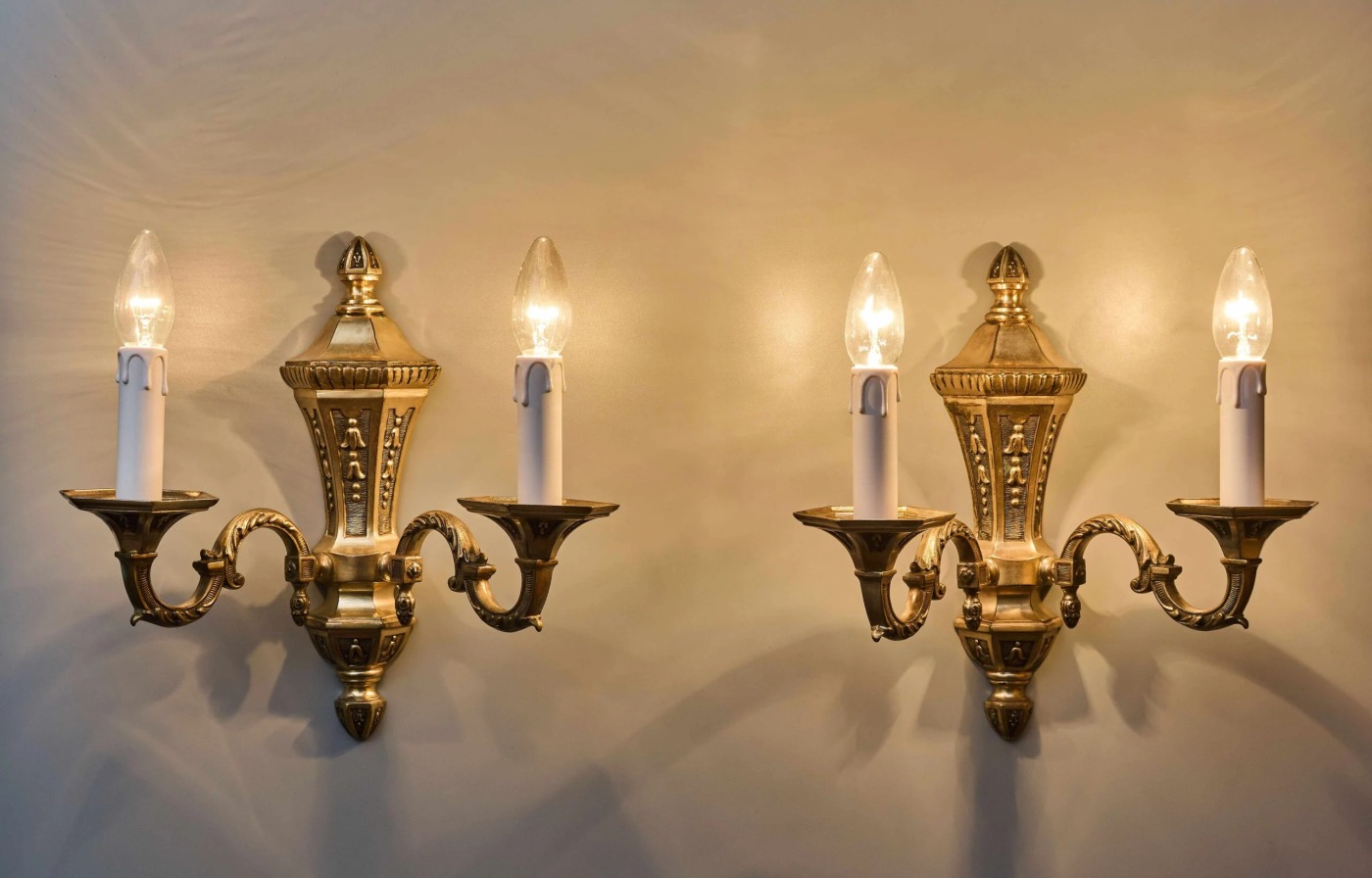 Neorenesanční nástěnné lampy / apliky