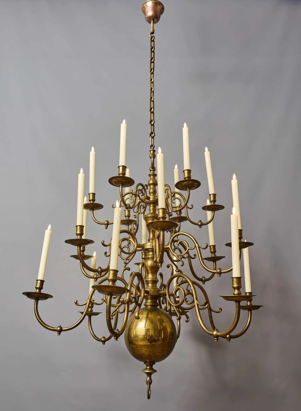 Holandský korunní lustr z 19. století 18. ramen