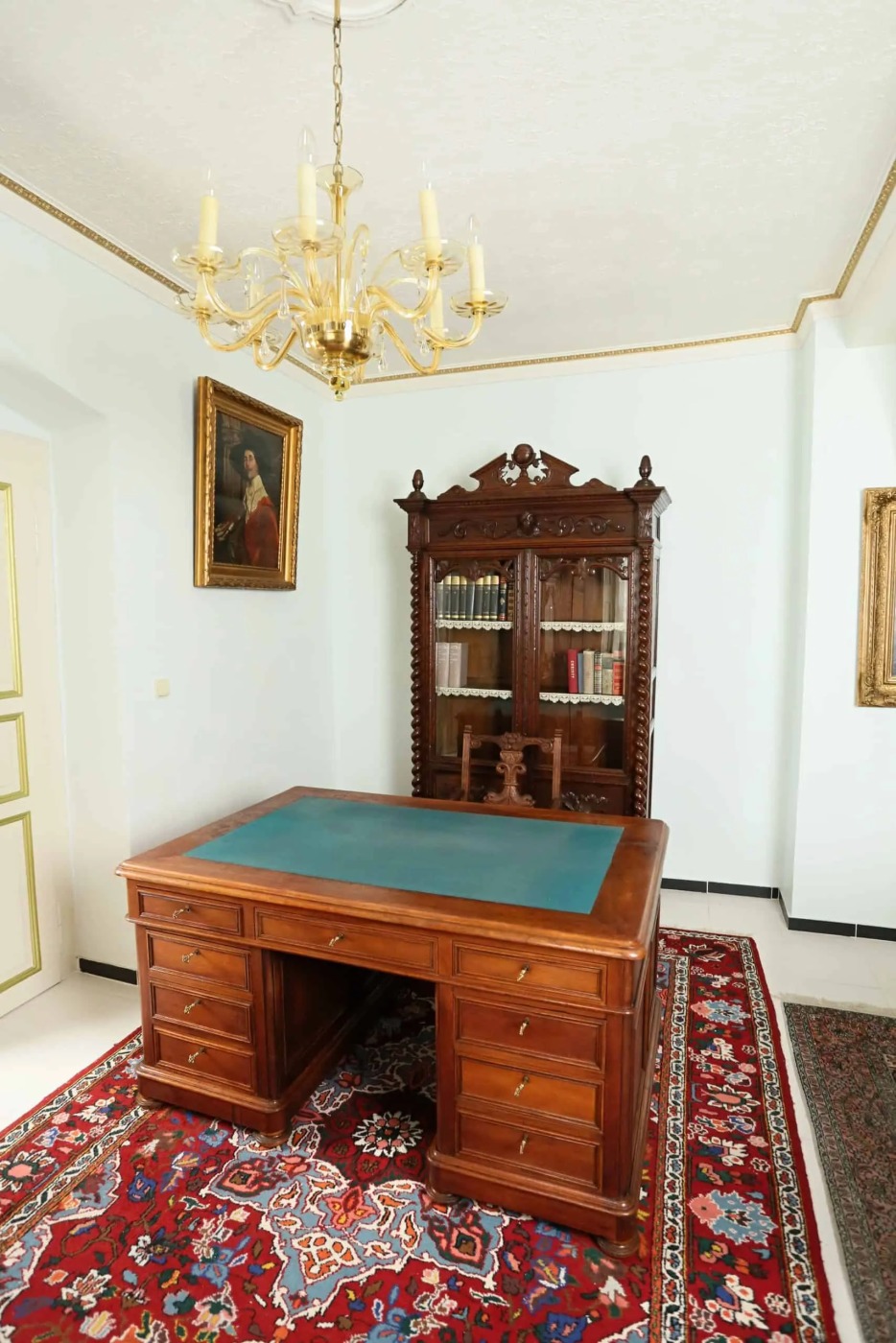 Starožitná neorenesanční knihovna z dubu