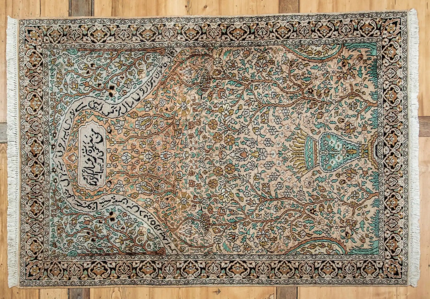 Hedvábný koberec z Kašmíru 188 X 125 cm