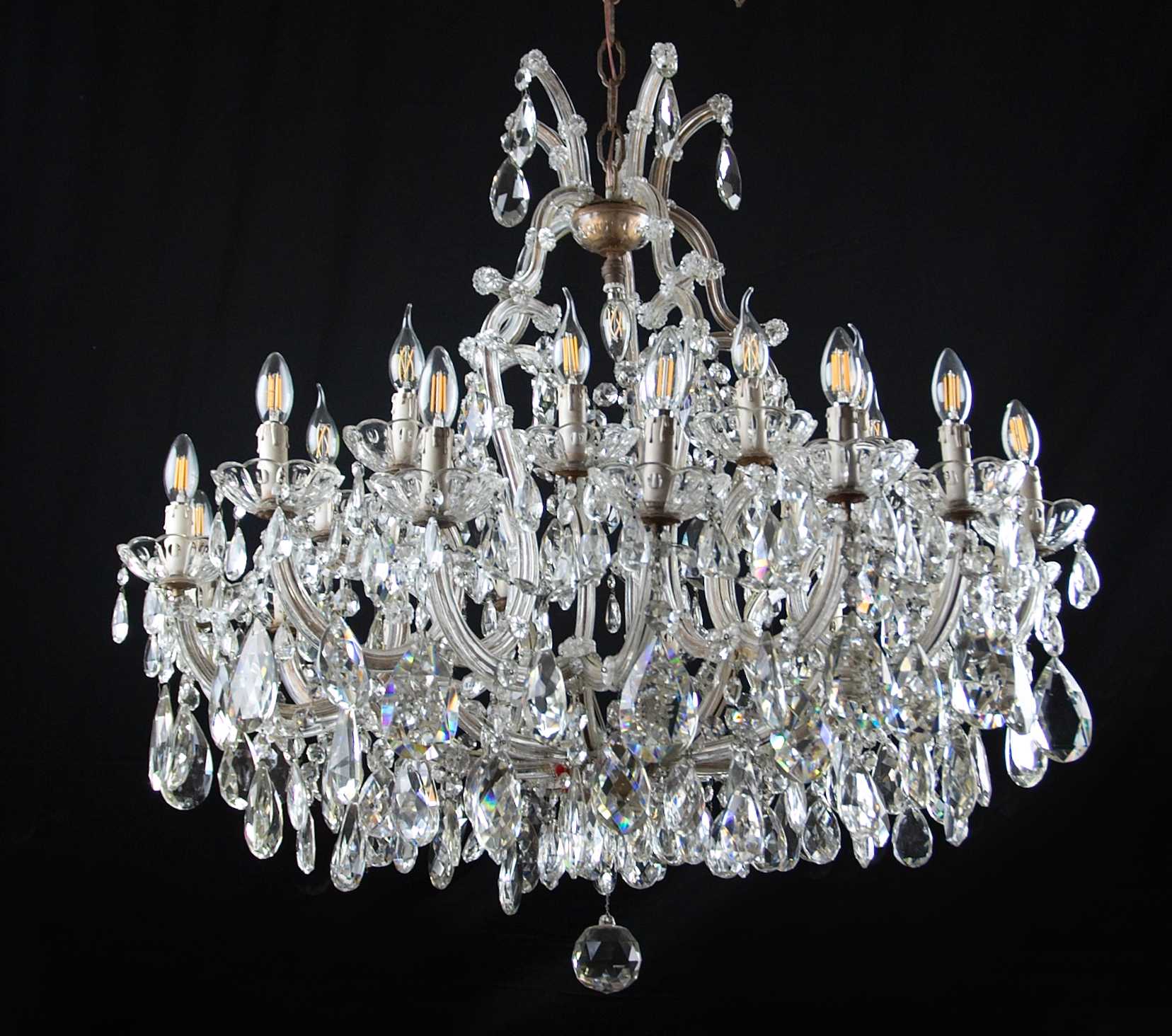 Tereziánský lustr 24 žárovek